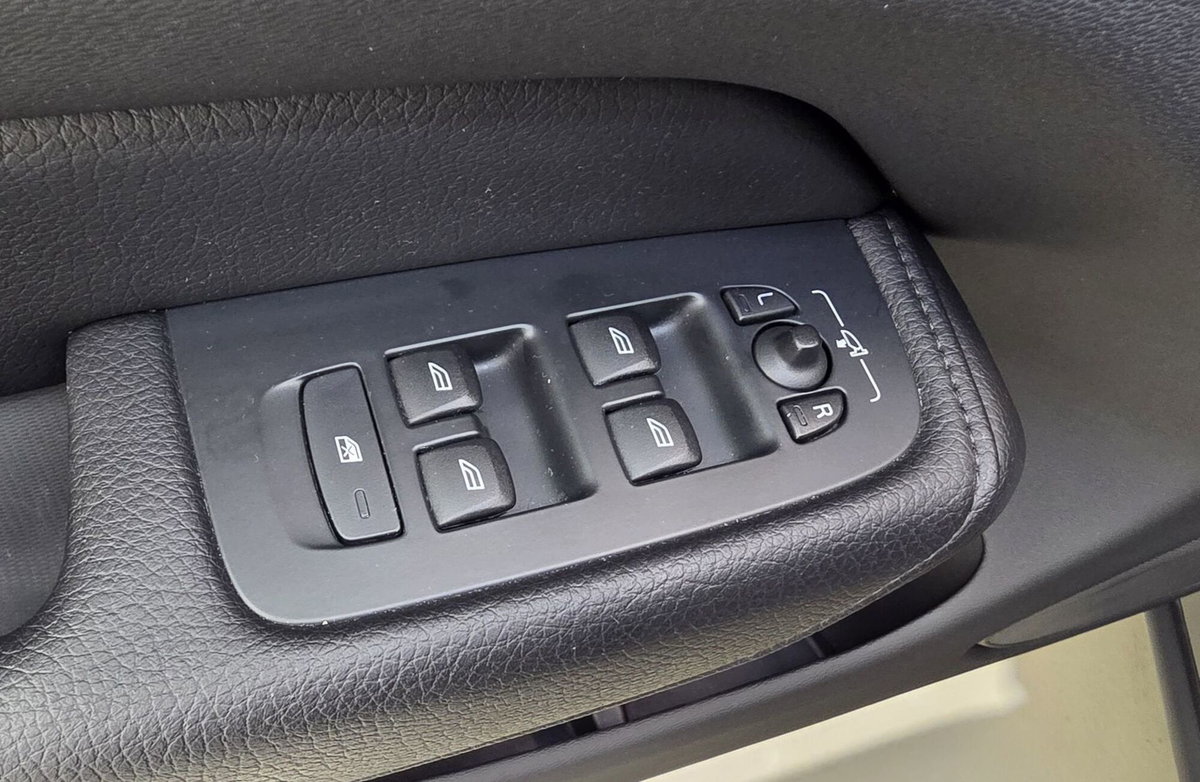 Volvo XC60 B4 (d) AWD Geartronic Inscription (19)