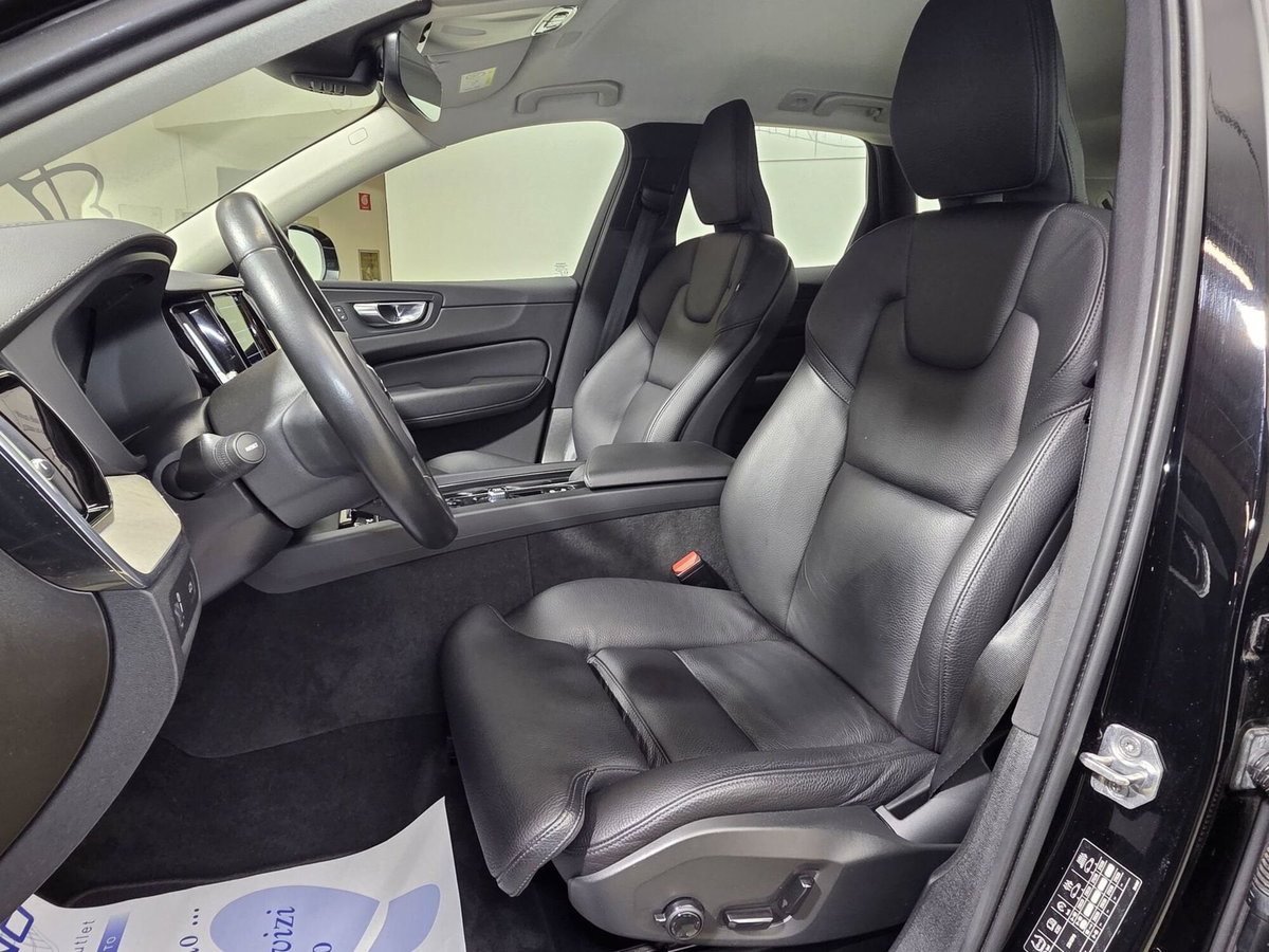 Volvo XC60 B4 (d) AWD Geartronic Inscription (9)