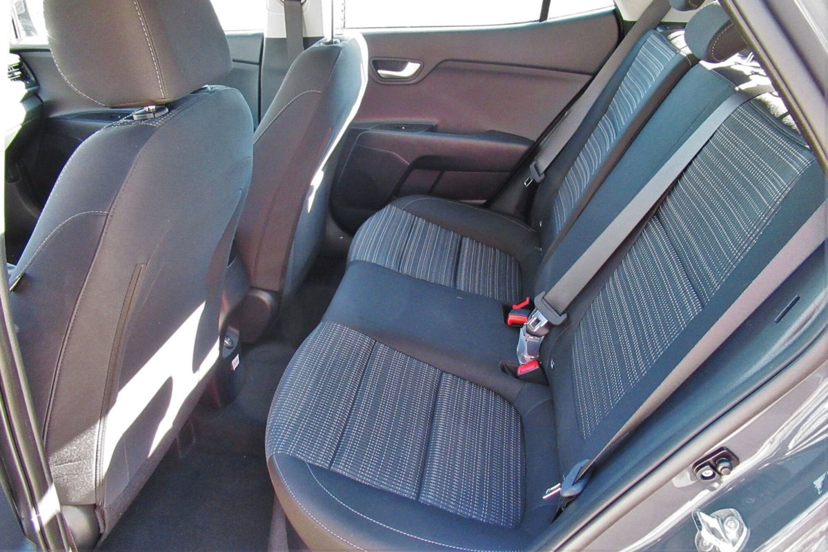Kia Stonic 1.2 DPI Style (12)