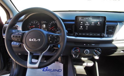 Kia Stonic 1.2 DPI Style (13)