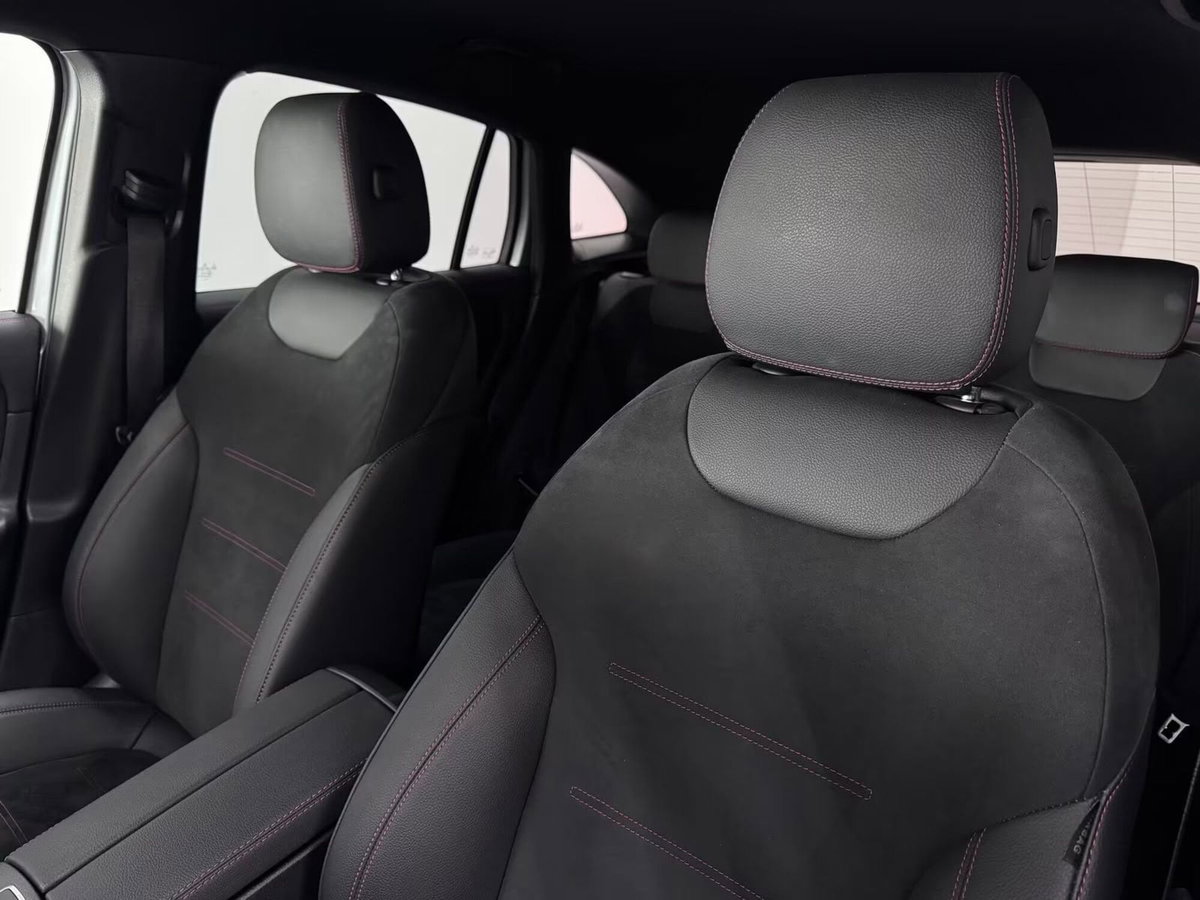 Mercedes-Benz GLA SUV 180 AMG Line Premium auto (14)