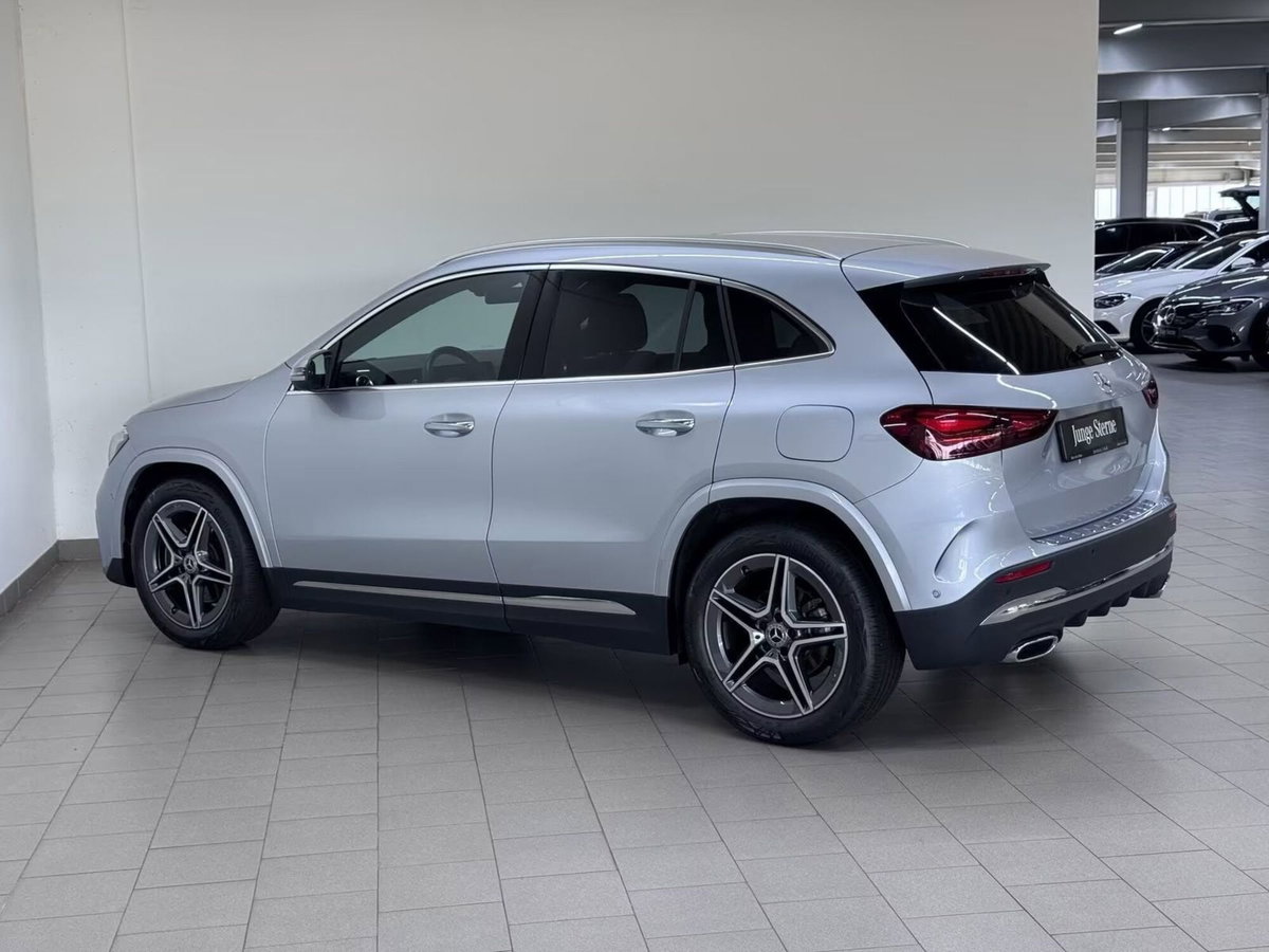 Mercedes-Benz GLA SUV 180 AMG Line Premium auto (5)