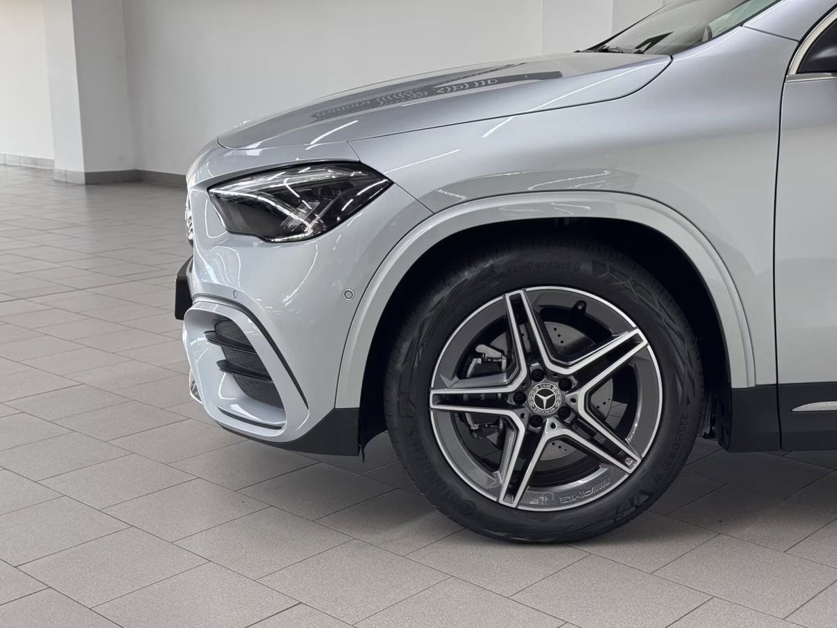 Mercedes-Benz GLA SUV 180 AMG Line Premium auto (8)