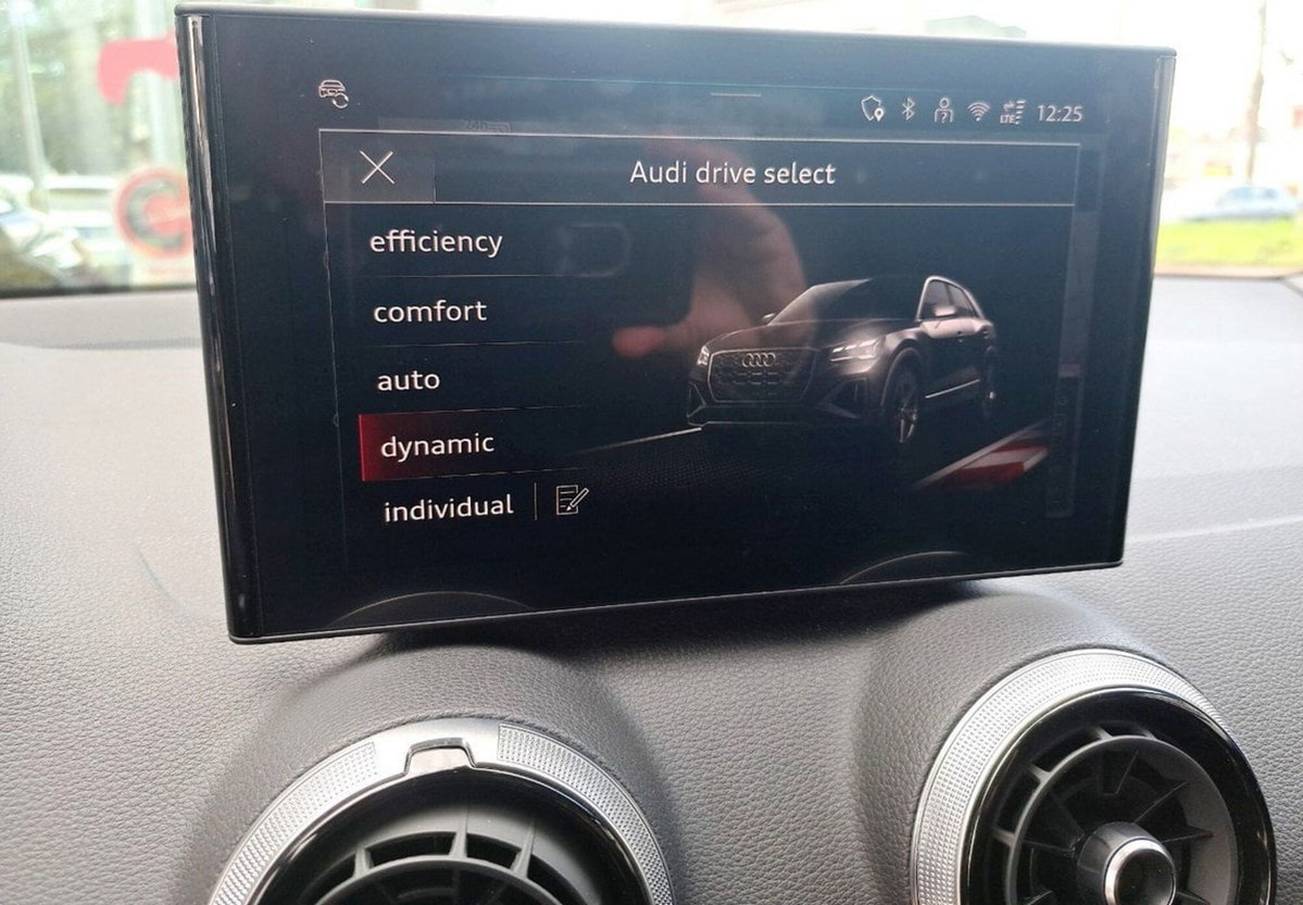 Audi Q2 Q2 35 TDI quattro S tronic S line Edition (18)