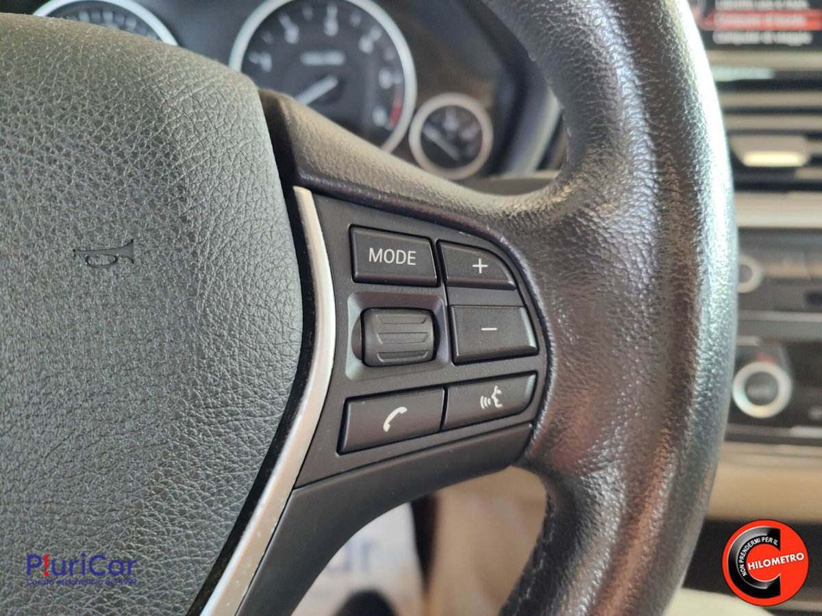 BMW Serie 3 Touring 320d  Luxury (20)