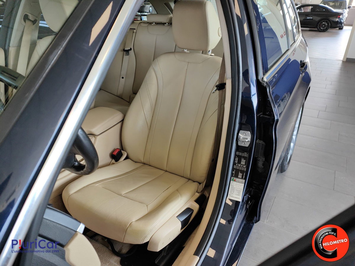 BMW Serie 3 Touring 320d  Luxury (4)