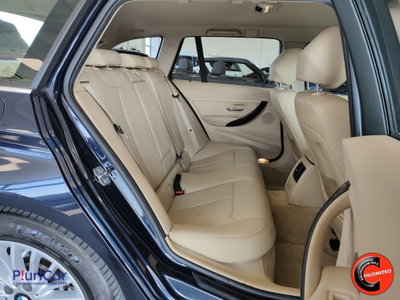 BMW Serie 3 Touring 320d  Luxury (6)