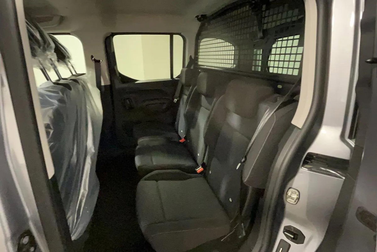 Fiat Doblò Furgone van d.cab XL 1.5 diesel 130cv auto (16)