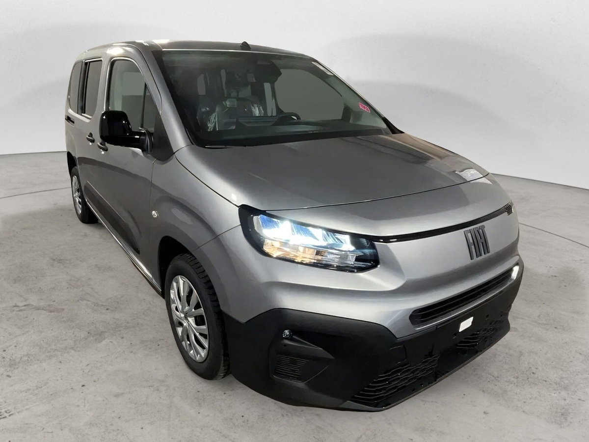 Fiat Doblò Furgone van d.cab XL 1.5 diesel 130cv auto (3)