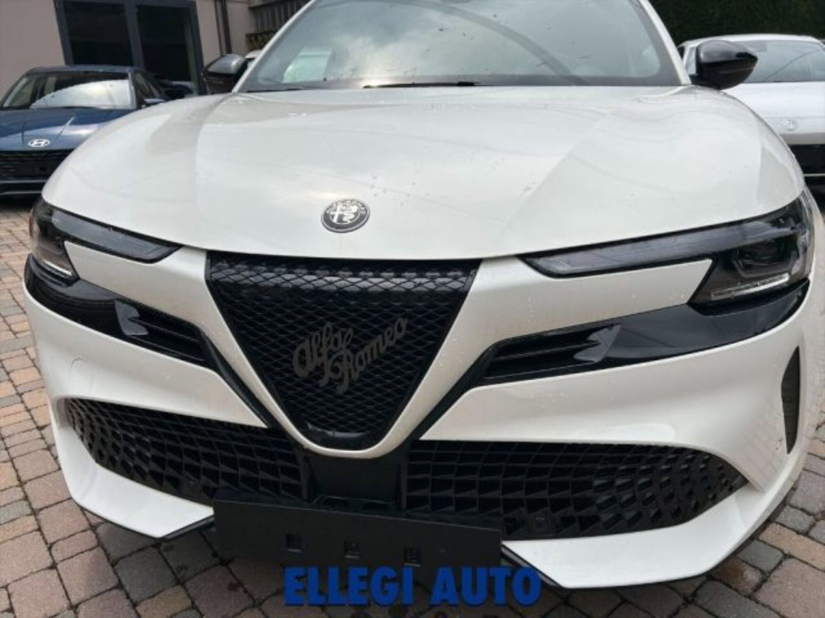 Alfa Romeo Junior 1.2 ibrida 145cv edct6 (10)
