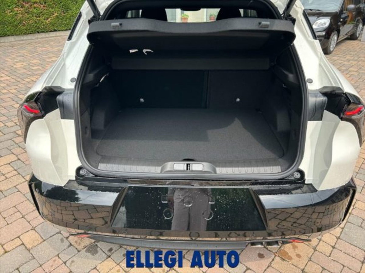 Alfa Romeo Junior 1.2 ibrida 145cv edct6 (11)