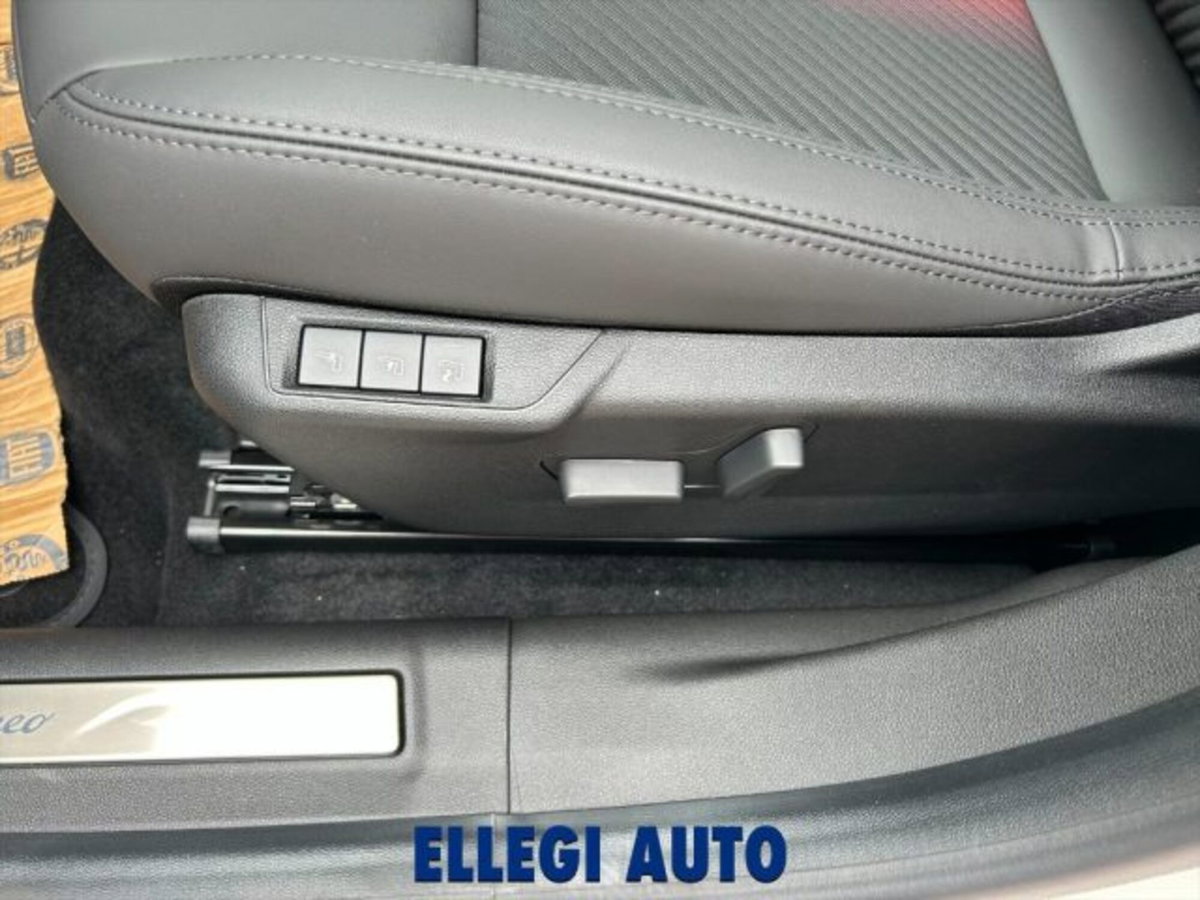 Alfa Romeo Junior 1.2 ibrida 145cv edct6 (15)