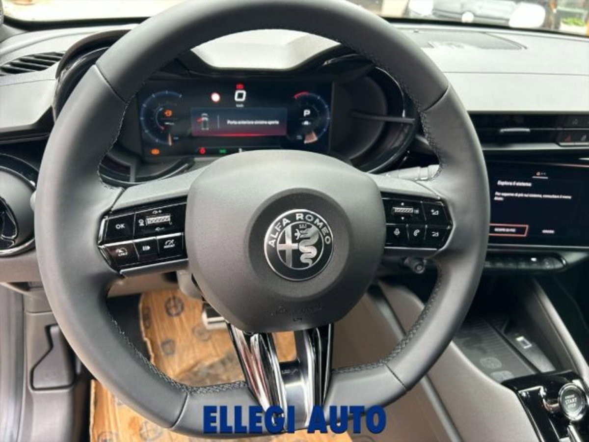 Alfa Romeo Junior 1.2 ibrida 145cv edct6 (18)