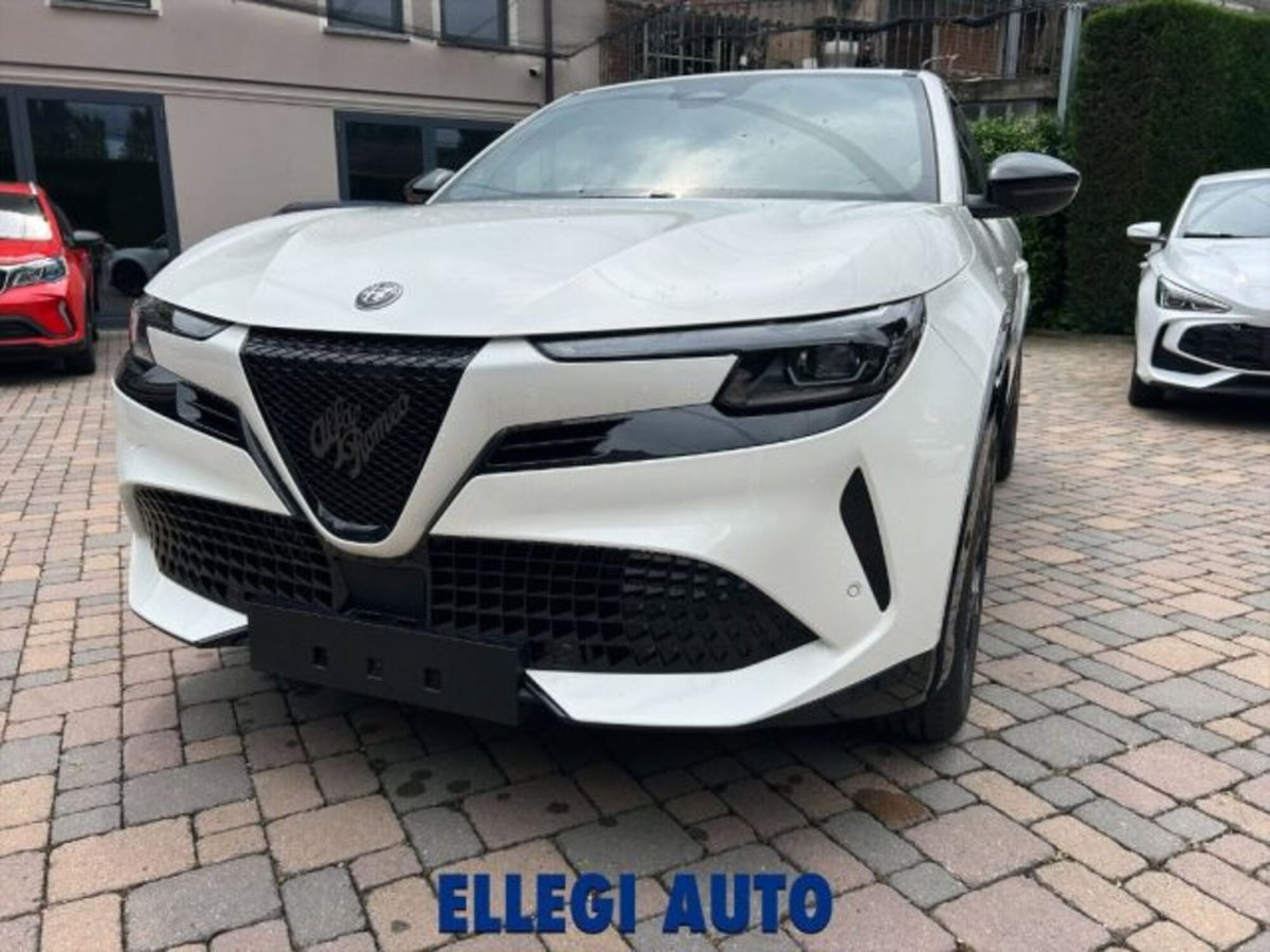 Alfa Romeo Junior 1.2 ibrida 145cv edct6 (9)