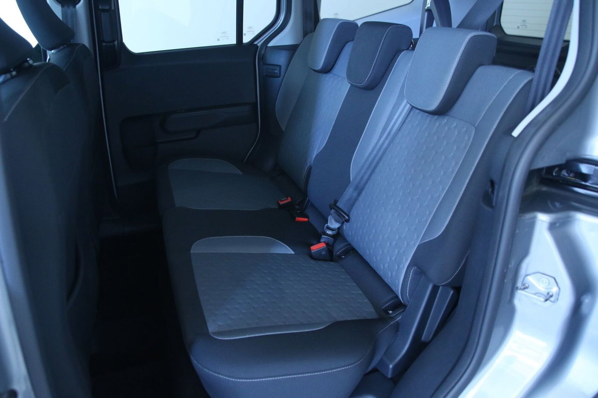 Ford Tourneo Courier 1.0 ecoboost 125cv Titanium powershift (8)
