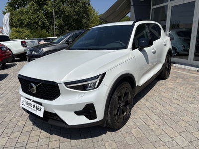 Volvo XC40 B3 automatico Plus Dark usata
