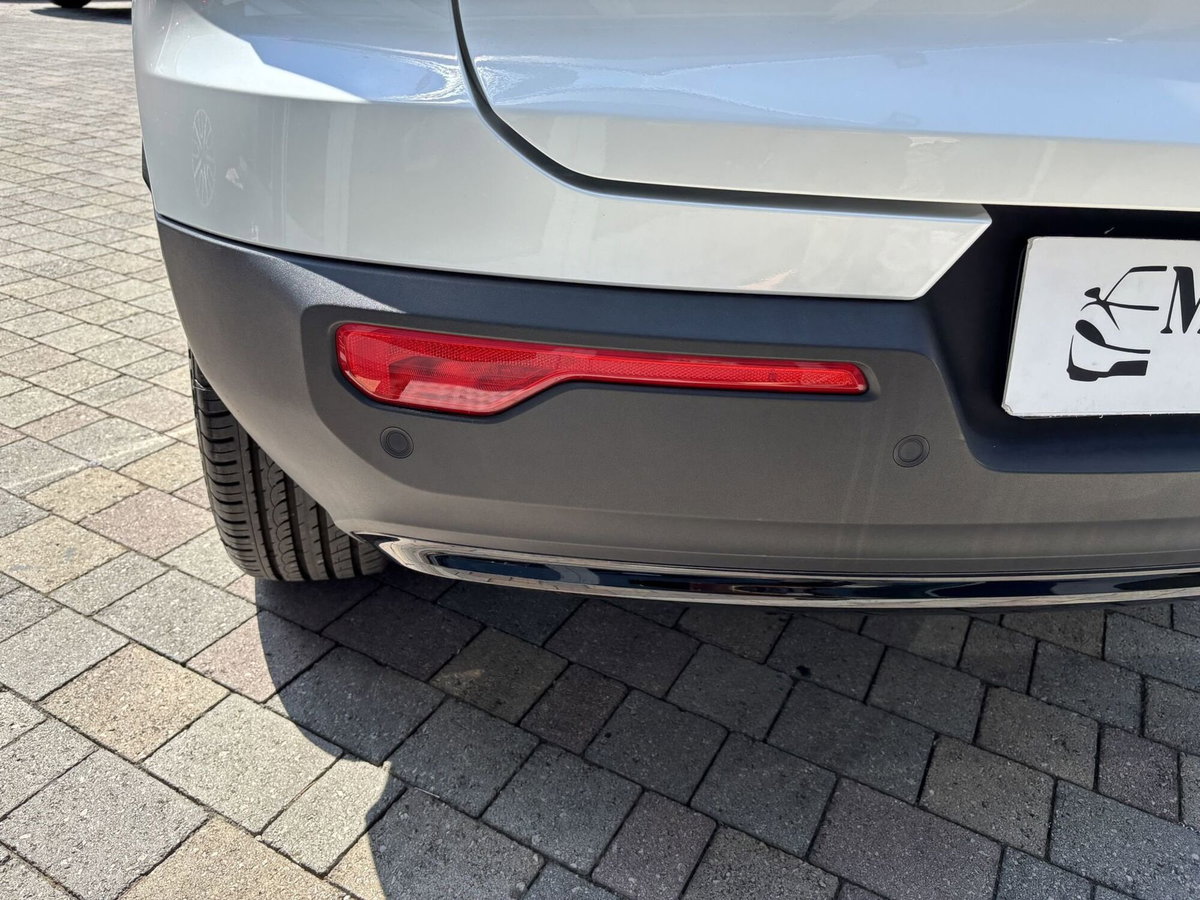 Volvo XC40 B3 automatico Plus Dark (11)