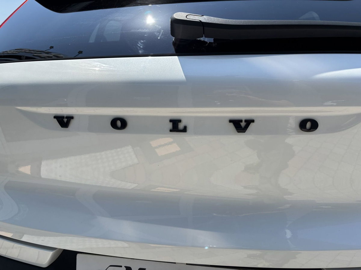Volvo XC40 B3 automatico Plus Dark (12)