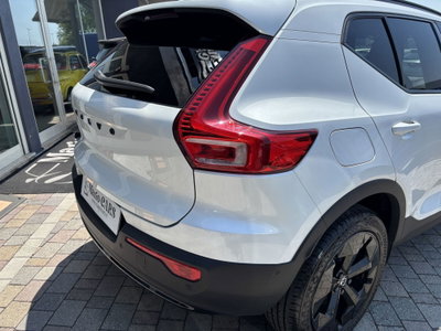 Volvo XC40 B3 automatico Plus Dark (14)
