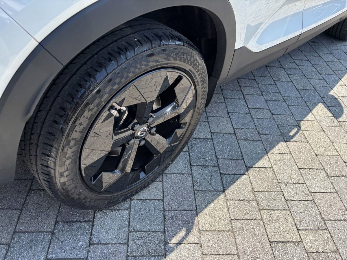 Volvo XC40 B3 automatico Plus Dark (15)