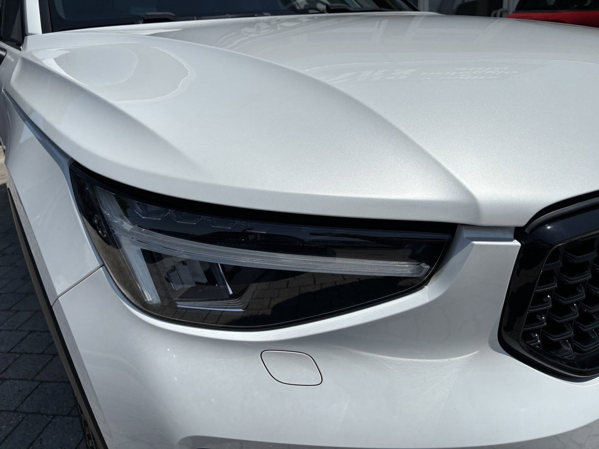 Volvo XC40 B3 automatico Plus Dark (20)