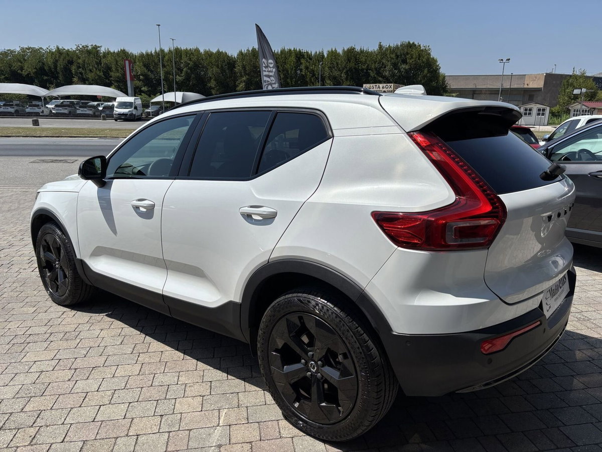 Volvo XC40 B3 automatico Plus Dark (6)