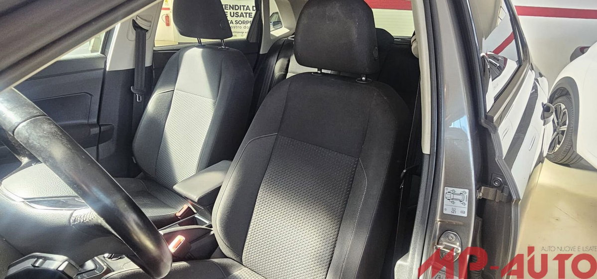 Volkswagen Polo 1.0 EVO (11)
