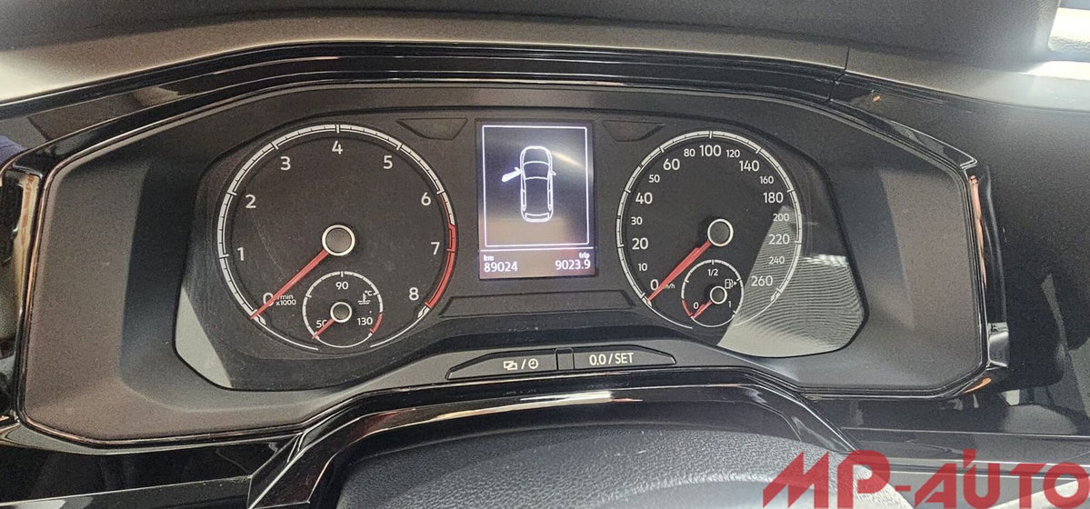 Volkswagen Polo 1.0 EVO (6)