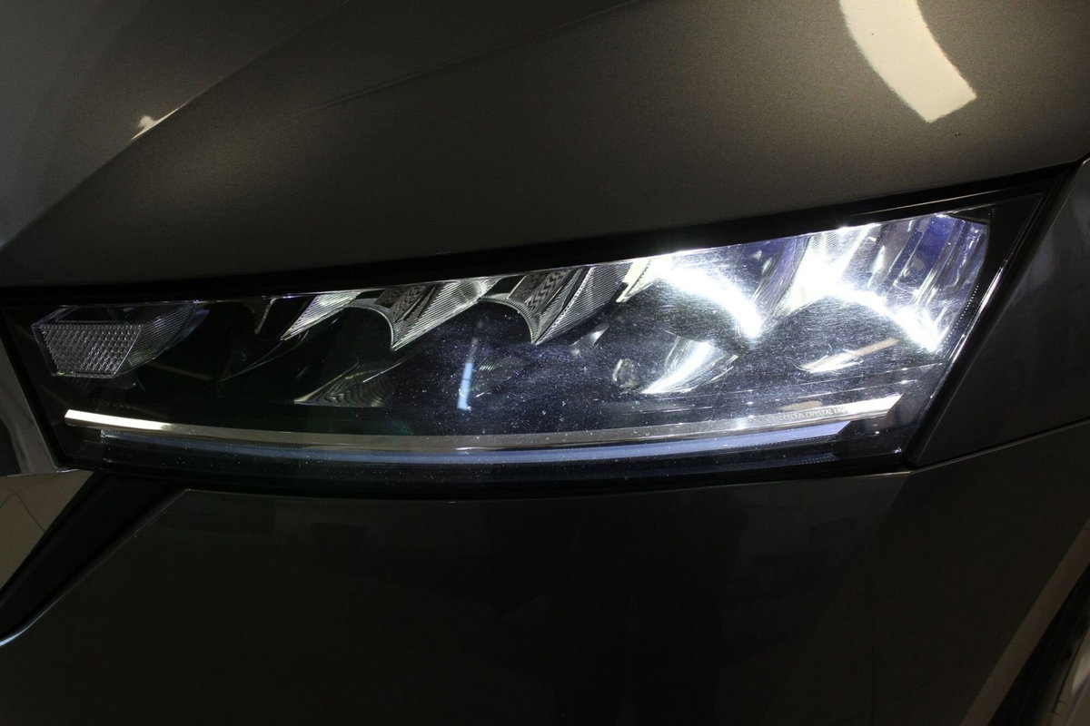 Skoda Octavia Station Wagon 2.0 TDI EVO SCR DSG Wagon Style (3)