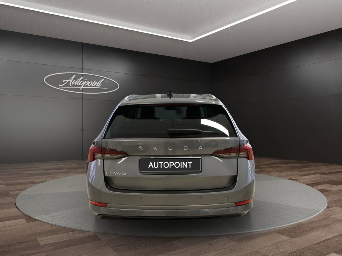 Skoda Octavia Station Wagon 2.0 TDI EVO SCR DSG Wagon Style (6)