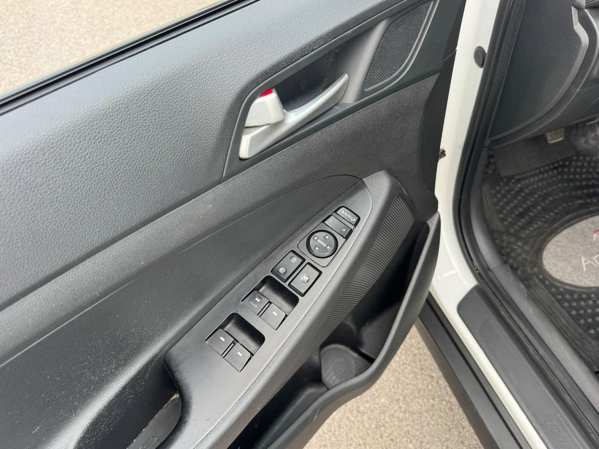 Hyundai Tucson 1.6 GDI XTech (4)