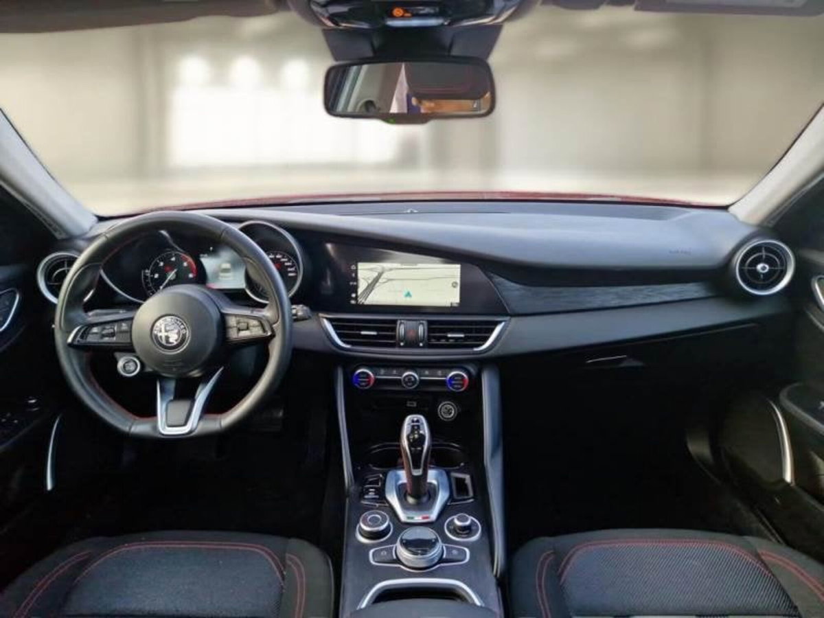Alfa Romeo Giulia 2.2 Turbodiesel 160 CV AT8 Business (5)