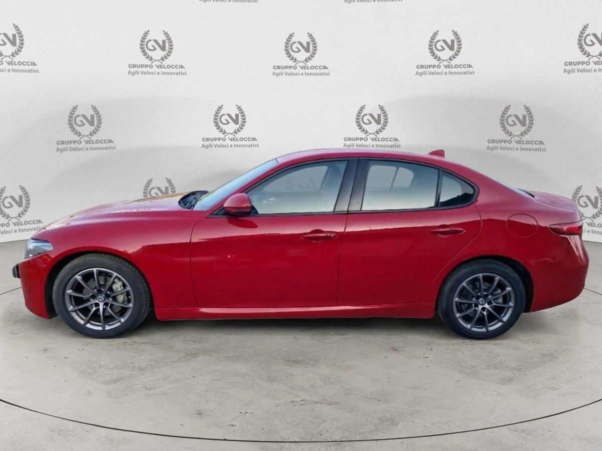 Alfa Romeo Giulia 2.2 Turbodiesel 160 CV AT8 Business (9)