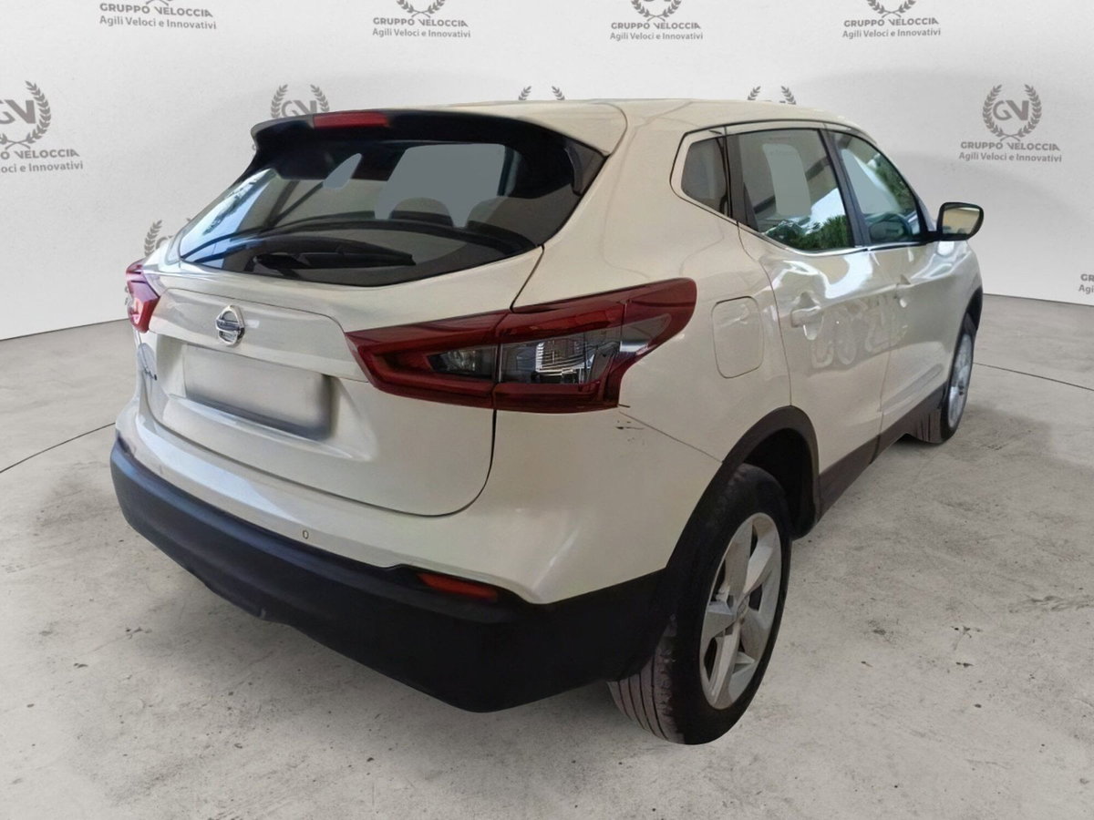 Nissan Qashqai 1.3 DIG-T 140 CV Business (11)