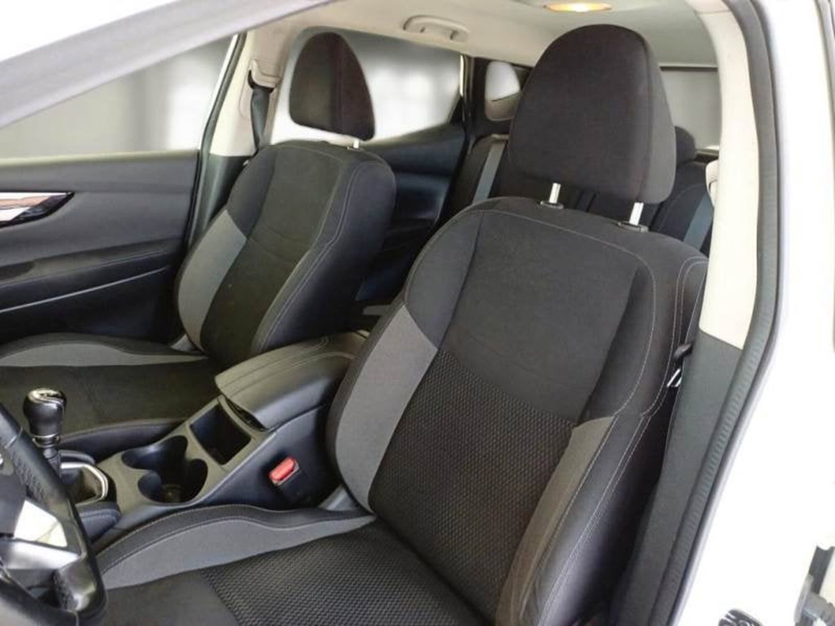 Nissan Qashqai 1.3 DIG-T 140 CV Business (4)