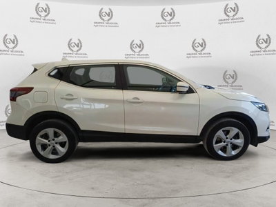 Nissan Qashqai 1.3 DIG-T 140 CV Business (8)