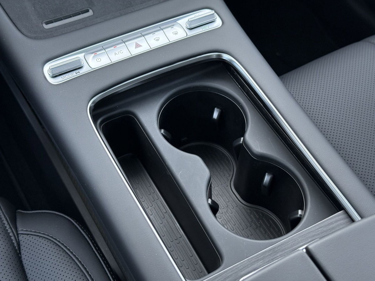 Omoda Omoda 7 SHS-P 1.5 tgdi phev Pure (14)
