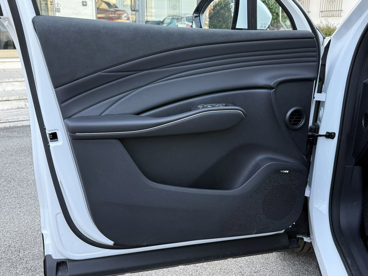 Omoda Omoda 7 SHS-P 1.5 tgdi phev Pure (8)