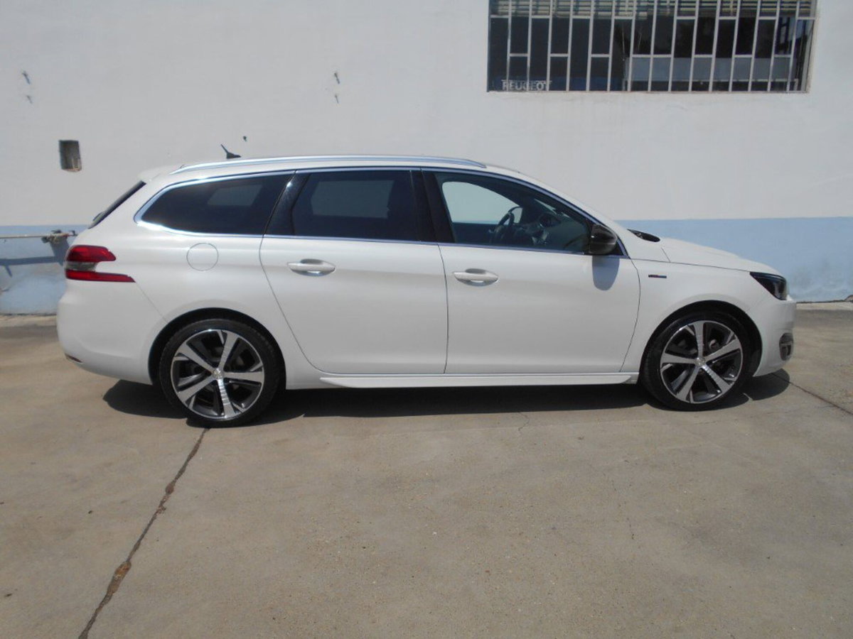 Peugeot 308 SW BlueHDi 120 S&S EAT6 GT Line (3)