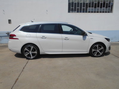 Peugeot 308 SW BlueHDi 120 S&S EAT6 GT Line (3)