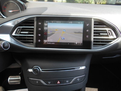 Peugeot 308 SW BlueHDi 120 S&S EAT6 GT Line (8)