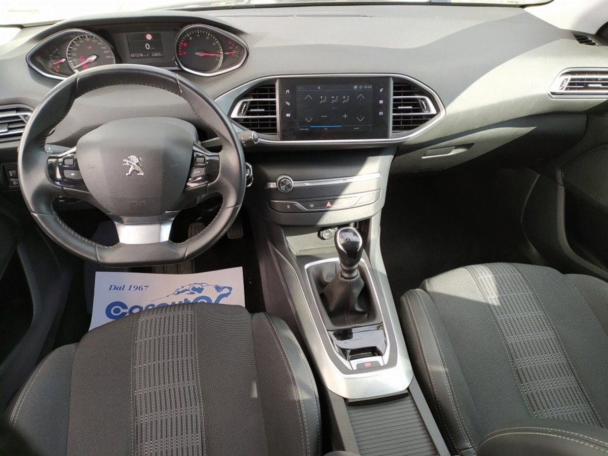 Peugeot 308 PureTech Turbo 130 S&S Allure Pack (11)