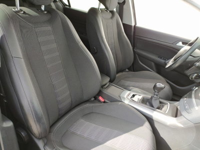 Peugeot 308 PureTech Turbo 130 S&S Allure Pack (14)