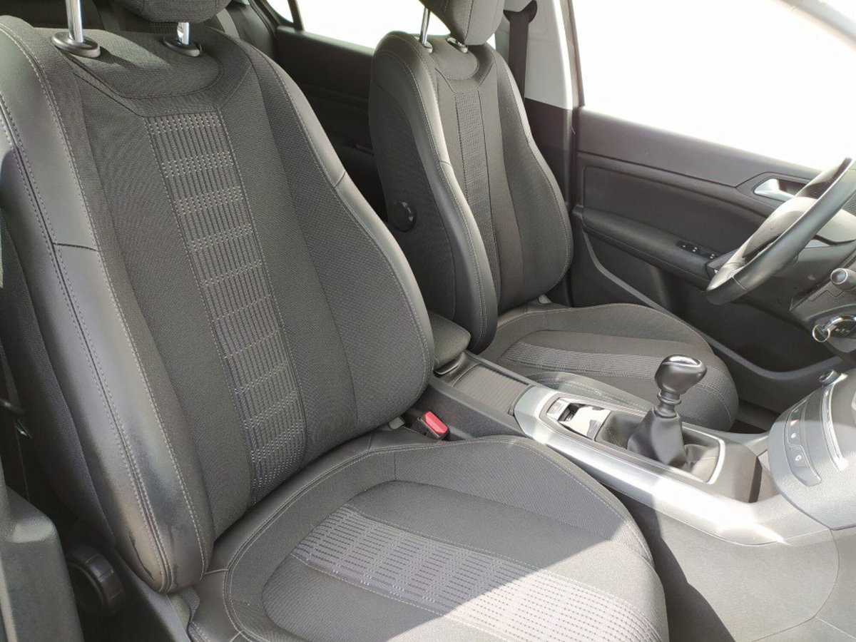 Peugeot 308 PureTech Turbo 130 S&S Allure Pack (15)