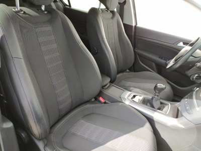 Peugeot 308 PureTech Turbo 130 S&S Allure Pack (15)