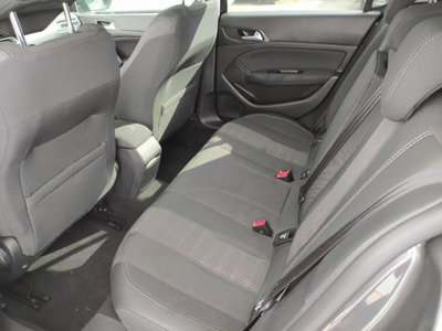 Peugeot 308 PureTech Turbo 130 S&S Allure Pack (17)