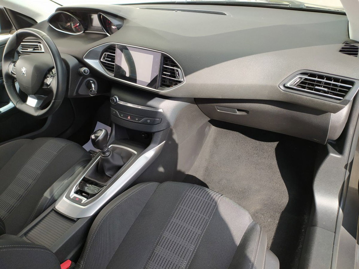 Peugeot 308 PureTech Turbo 130 S&S Allure Pack (19)