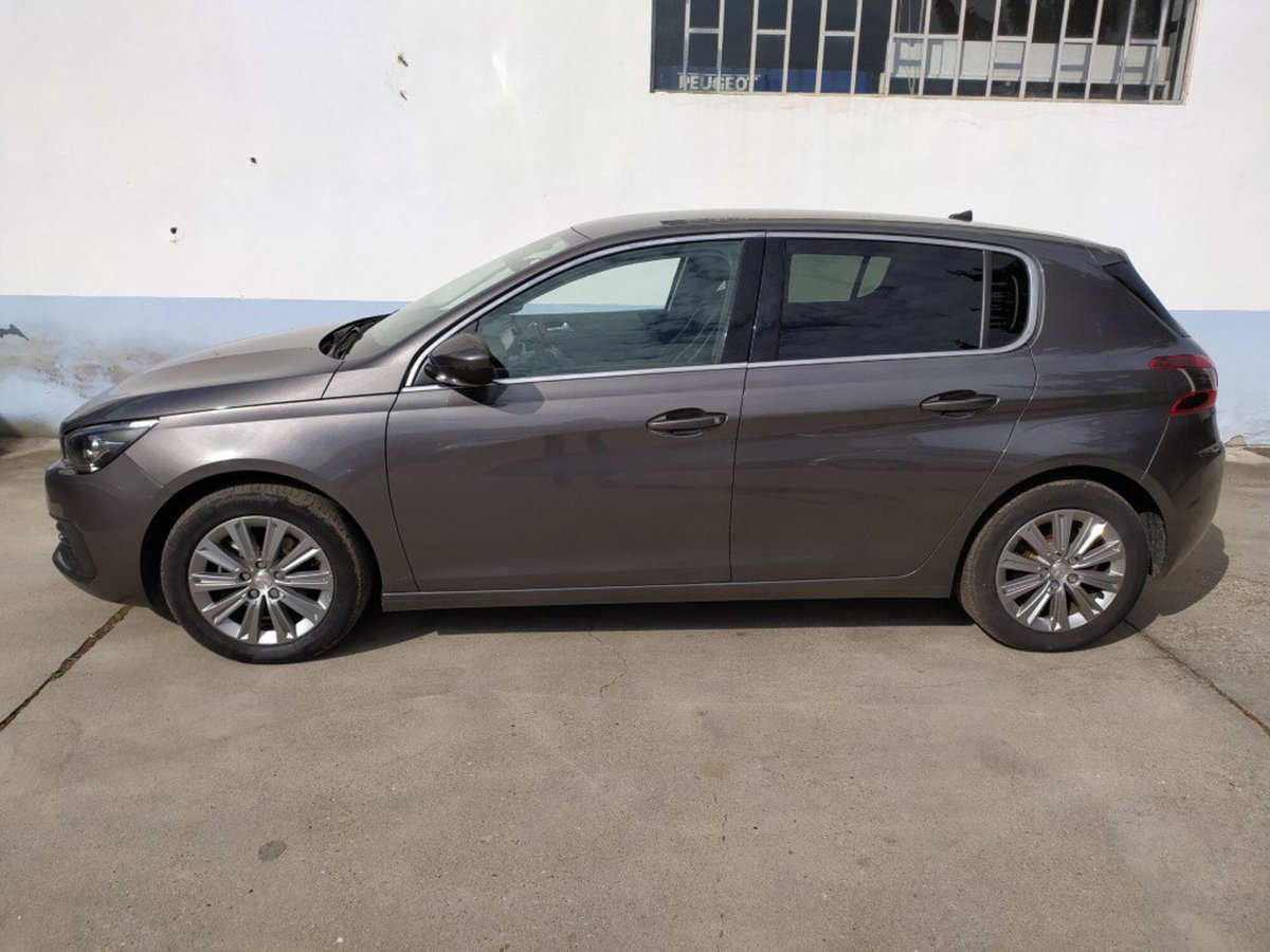 Peugeot 308 PureTech Turbo 130 S&S Allure Pack (4)