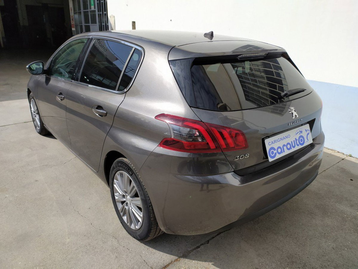 Peugeot 308 PureTech Turbo 130 S&S Allure Pack (5)