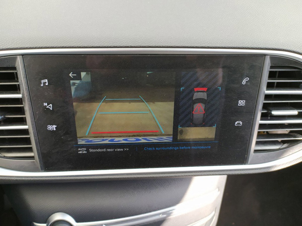 Peugeot 308 PureTech Turbo 130 S&S Allure Pack (9)